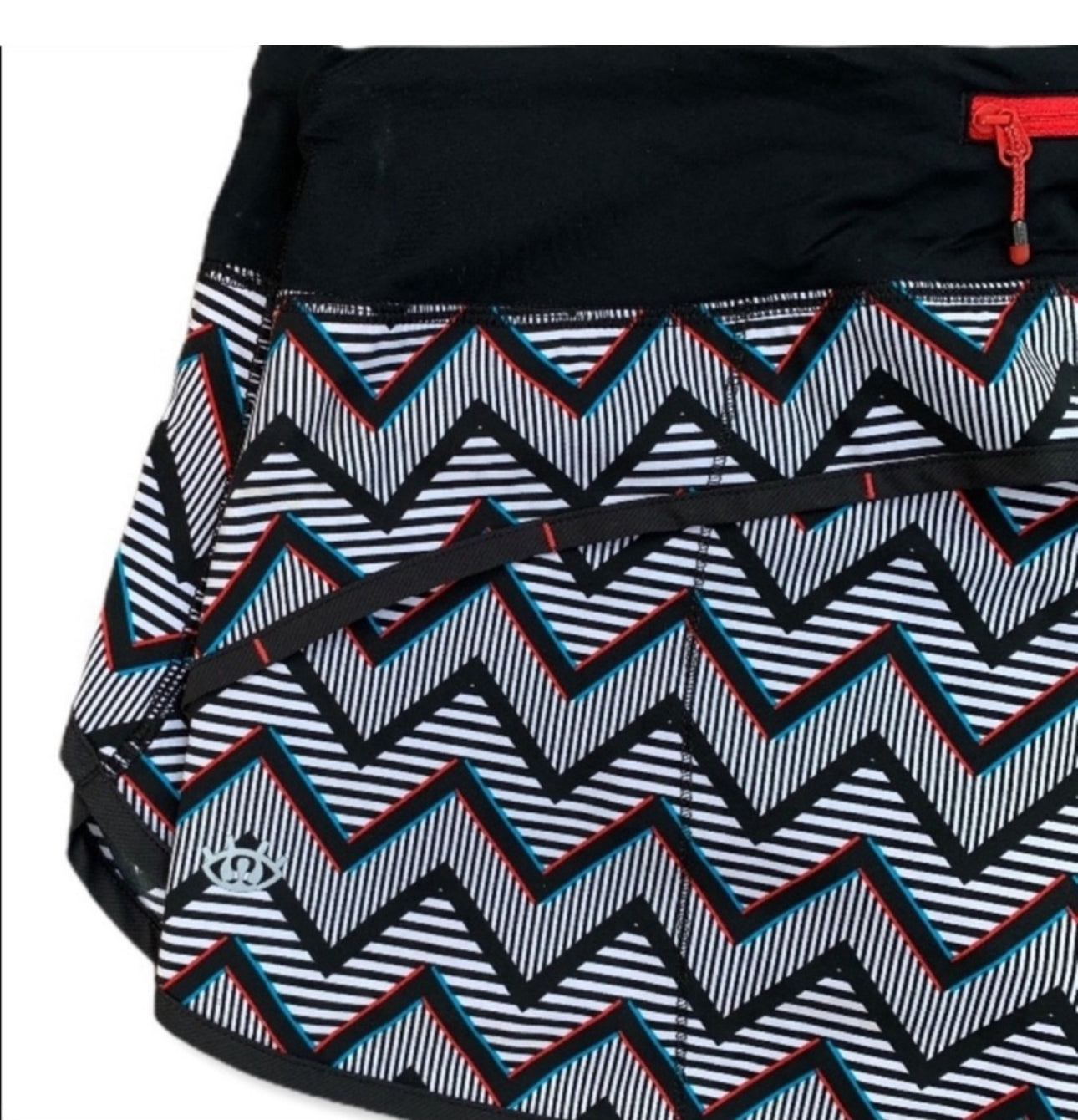 Lululemon Special Edition Chevron Speeds Sz 4