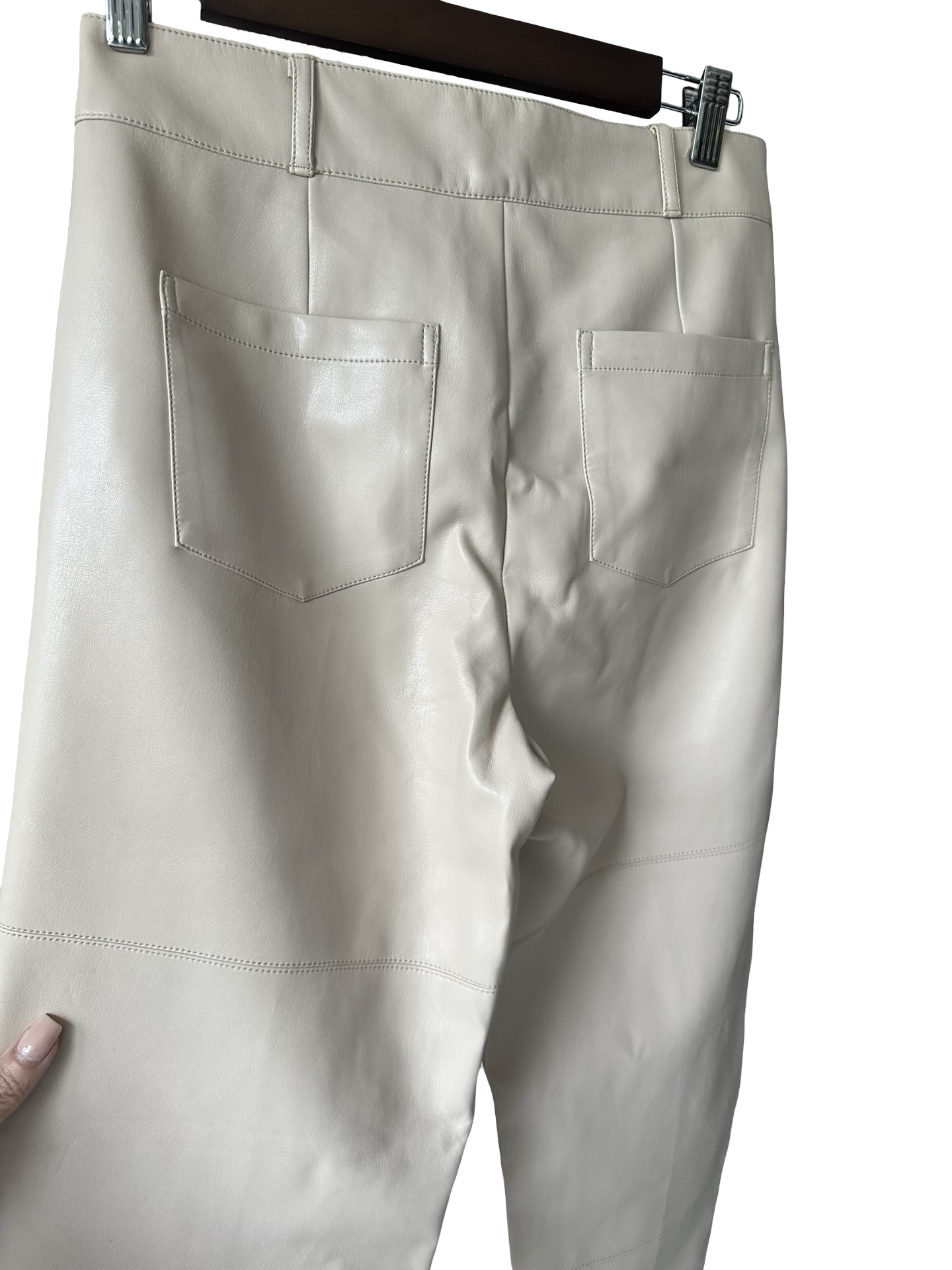 EsQualo Cream Faux Leather Pants – Size 6