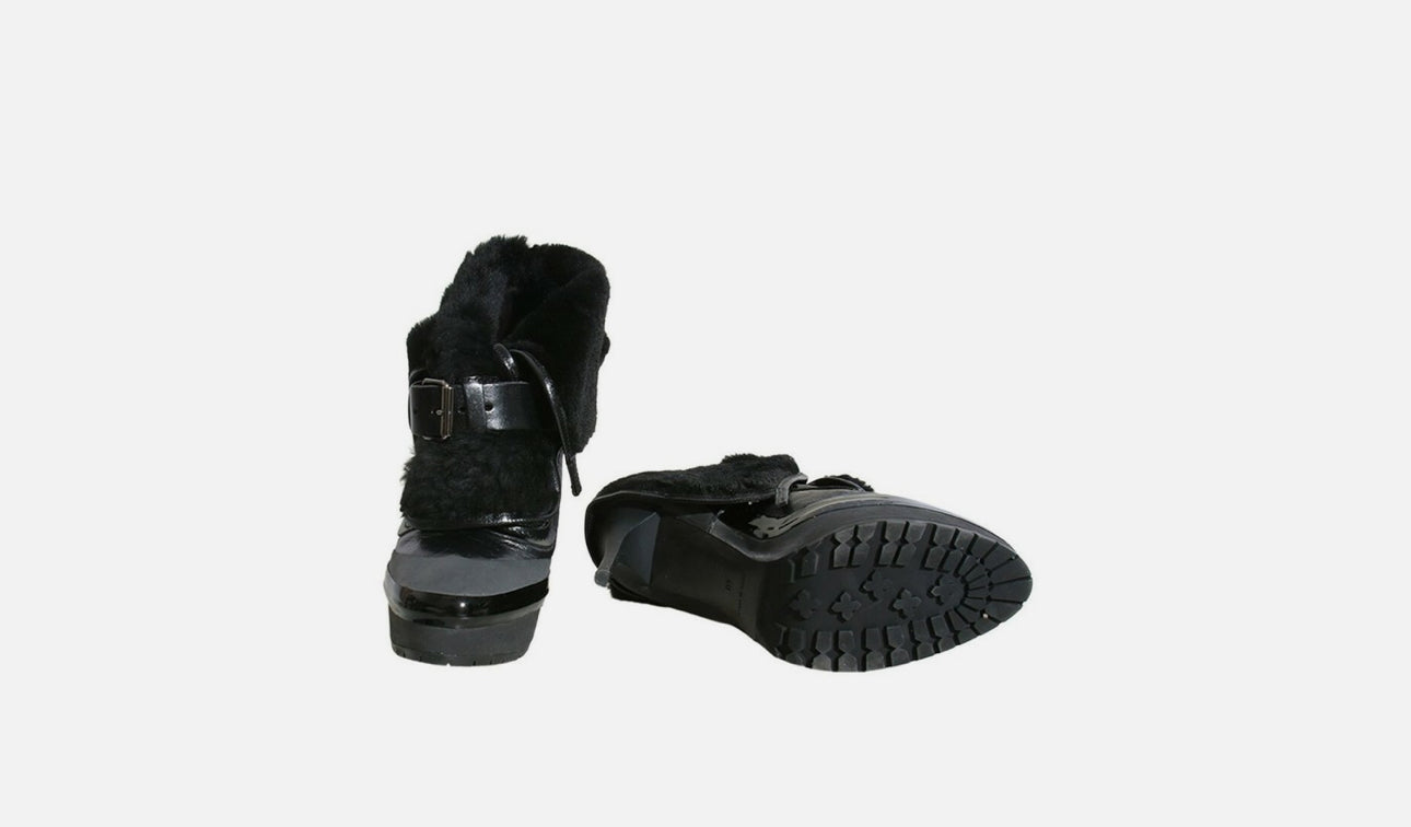 BURBERRY BLACK HEELED BOOTS WITH FUR SZ 39.5