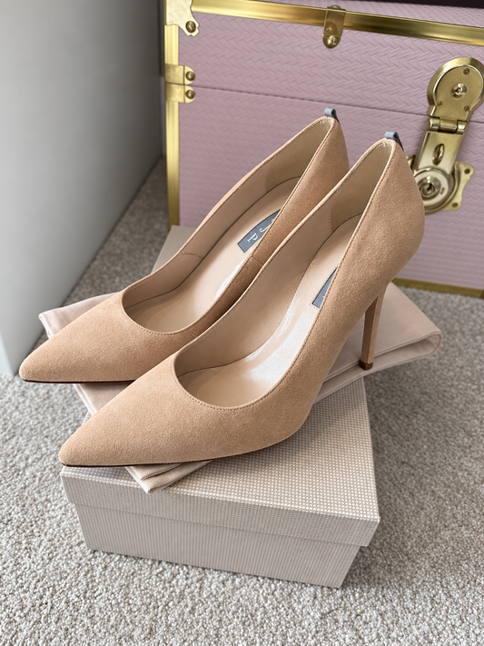 SJP by Sarah Jessica Parker Nude Pink Suede Pumps – Size 38.5